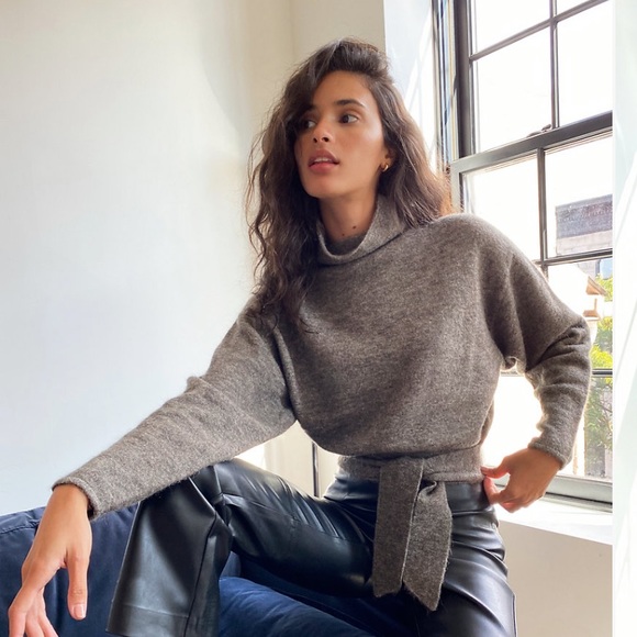 Aritzia Lorin Sweater-**PINK**